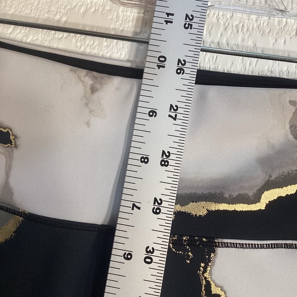 Noli Yoga Ultra High Waisted Marble Geode Leggings Black Metallic Gold Small - Picture 8 of 9